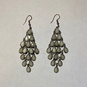 White Silver Drop Earrings in the Shape of a Diamond